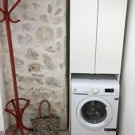 Steinhaus Dalmatien 波达卡