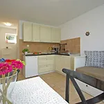 Steinhaus Dalmatien Apartment Podaca