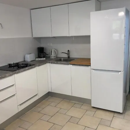 Steinhaus Dalmatien Podaca