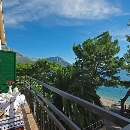 Steinhaus Dalmatien * Podaca