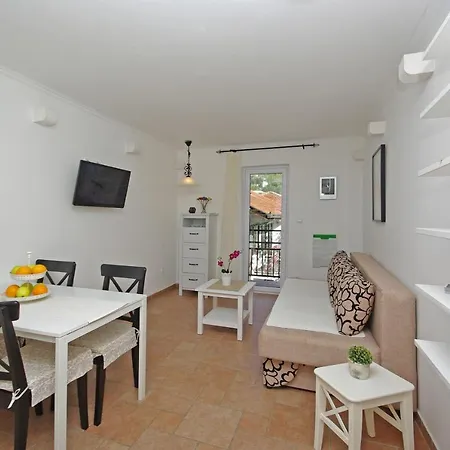 Steinhaus Dalmatien Apartment Podaca