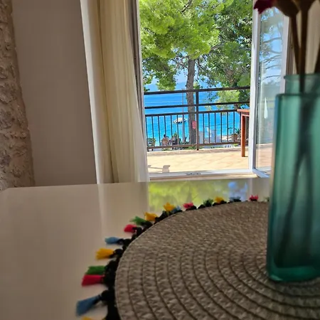 Steinhaus Dalmatien * Podaca