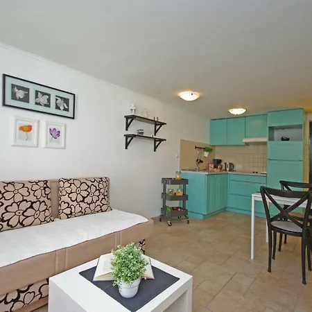 Steinhaus Dalmatien Podaca