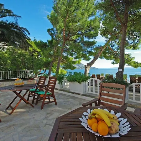 Steinhaus Dalmatien Apartamento Podaca