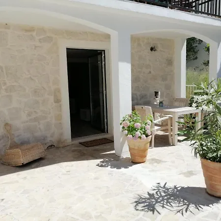 Steinhaus Dalmatien Apartman Podaca