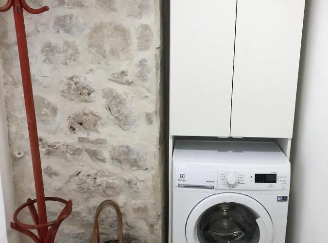 Steinhaus Dalmatien Podaca