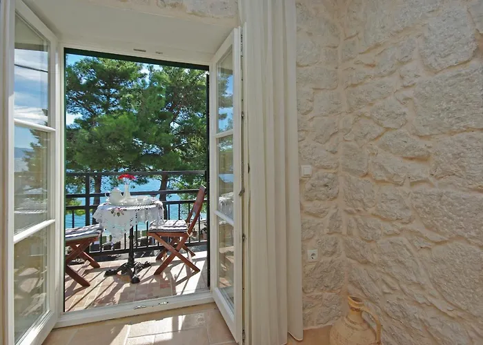 Steinhaus Dalmatien Podaca