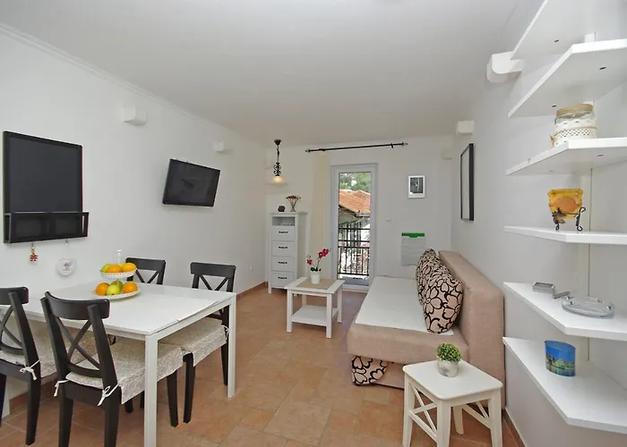 Steinhaus Dalmatien Apartman Podaca