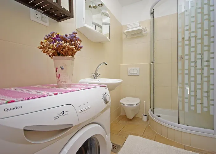 Steinhaus Dalmatien Apartman Podaca