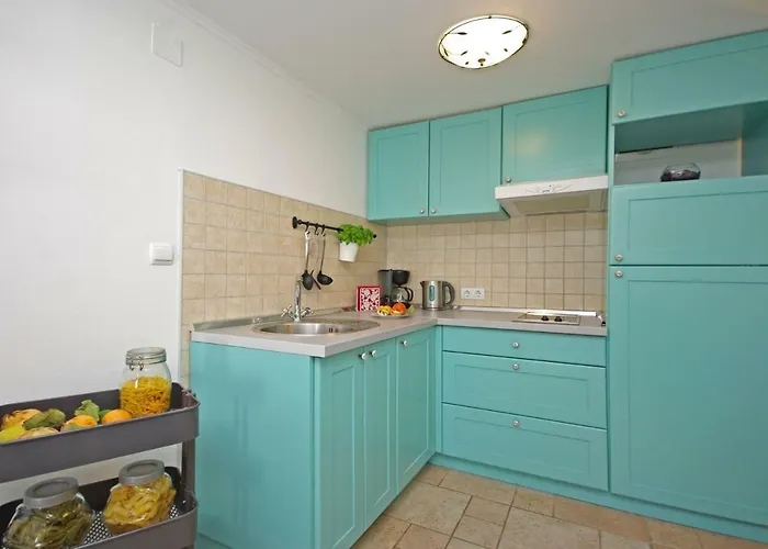 Steinhaus Dalmatien Apartman *