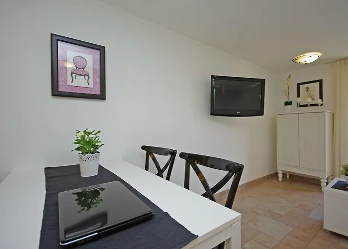 Steinhaus Dalmatien Apartament Podaca