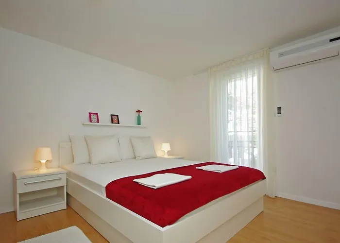 Steinhaus Dalmatien Podaca