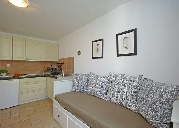 Steinhaus Dalmatien * Podaca