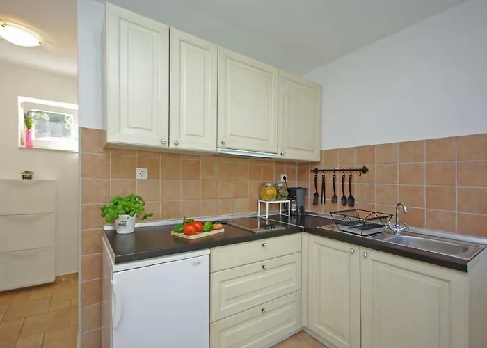 Steinhaus Dalmatien * Podaca